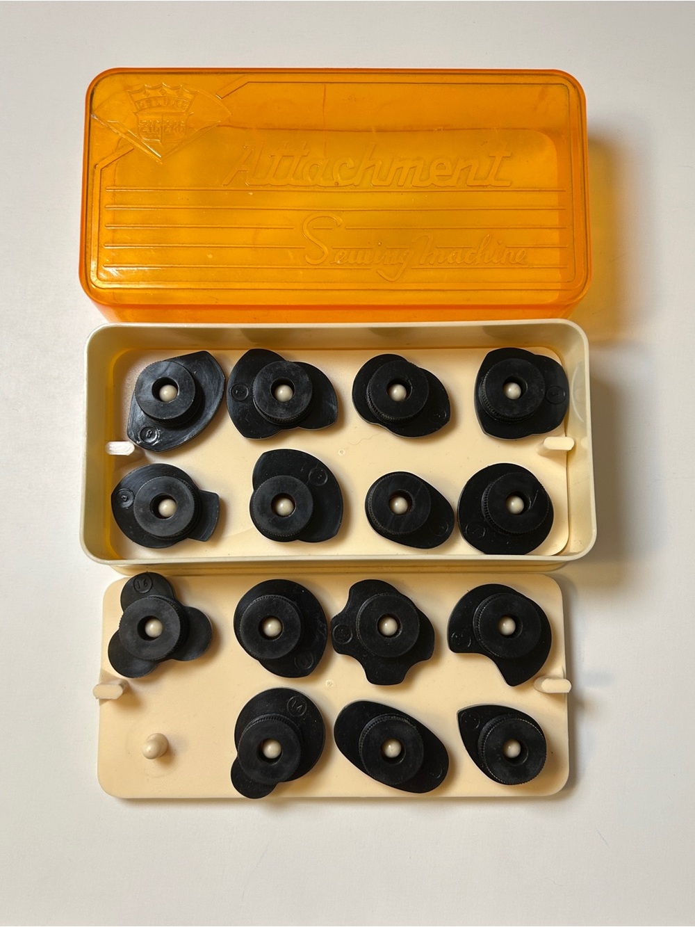 Zig Zag Deluxe Sewing Cams & Plastic Case Orange Lid Set of 15 Kenmore